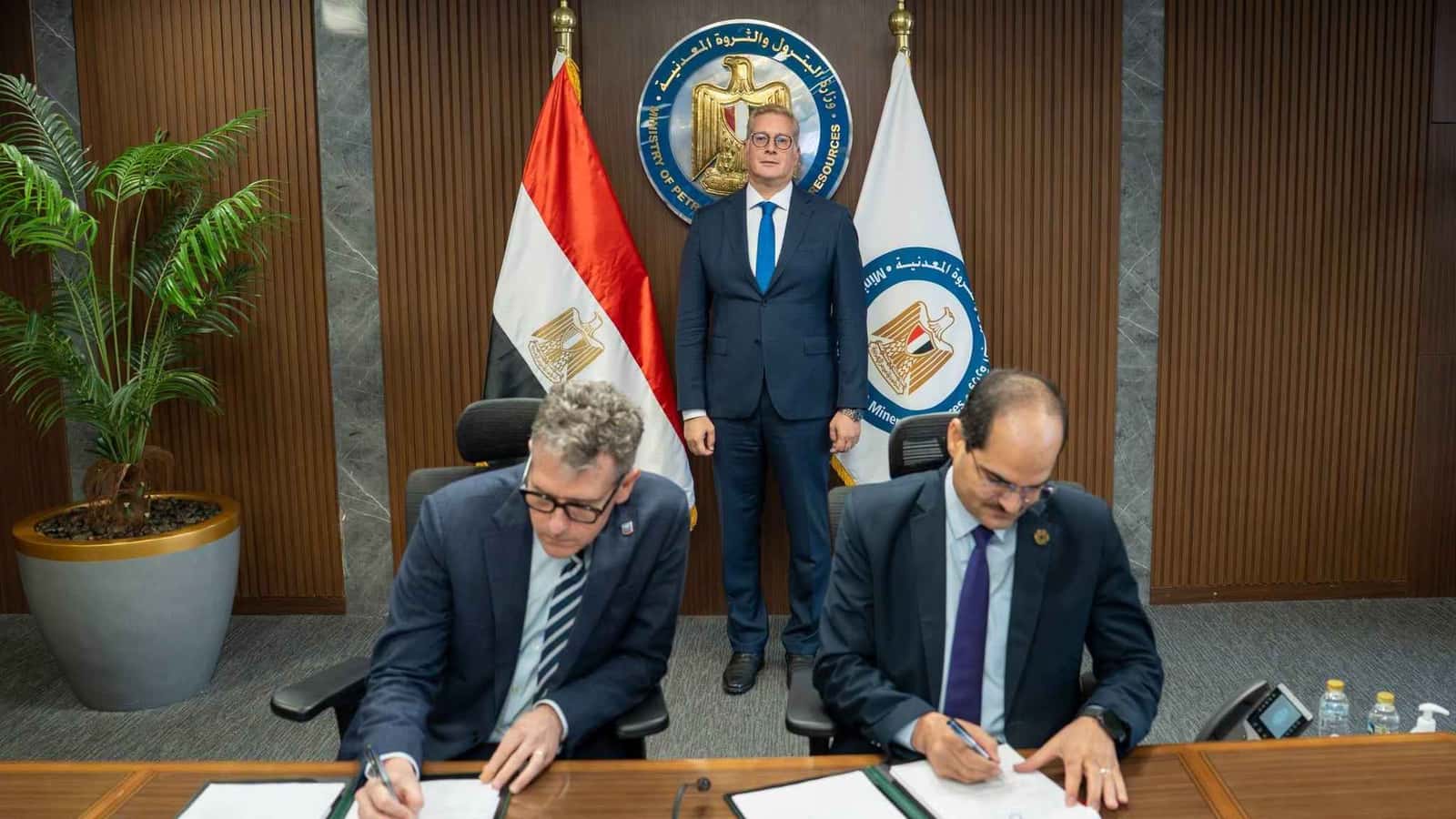 مصر و«شيفرون» توقعان اتفاقية تنقيب في البحر المتوسط بـ88 مليون دولار 