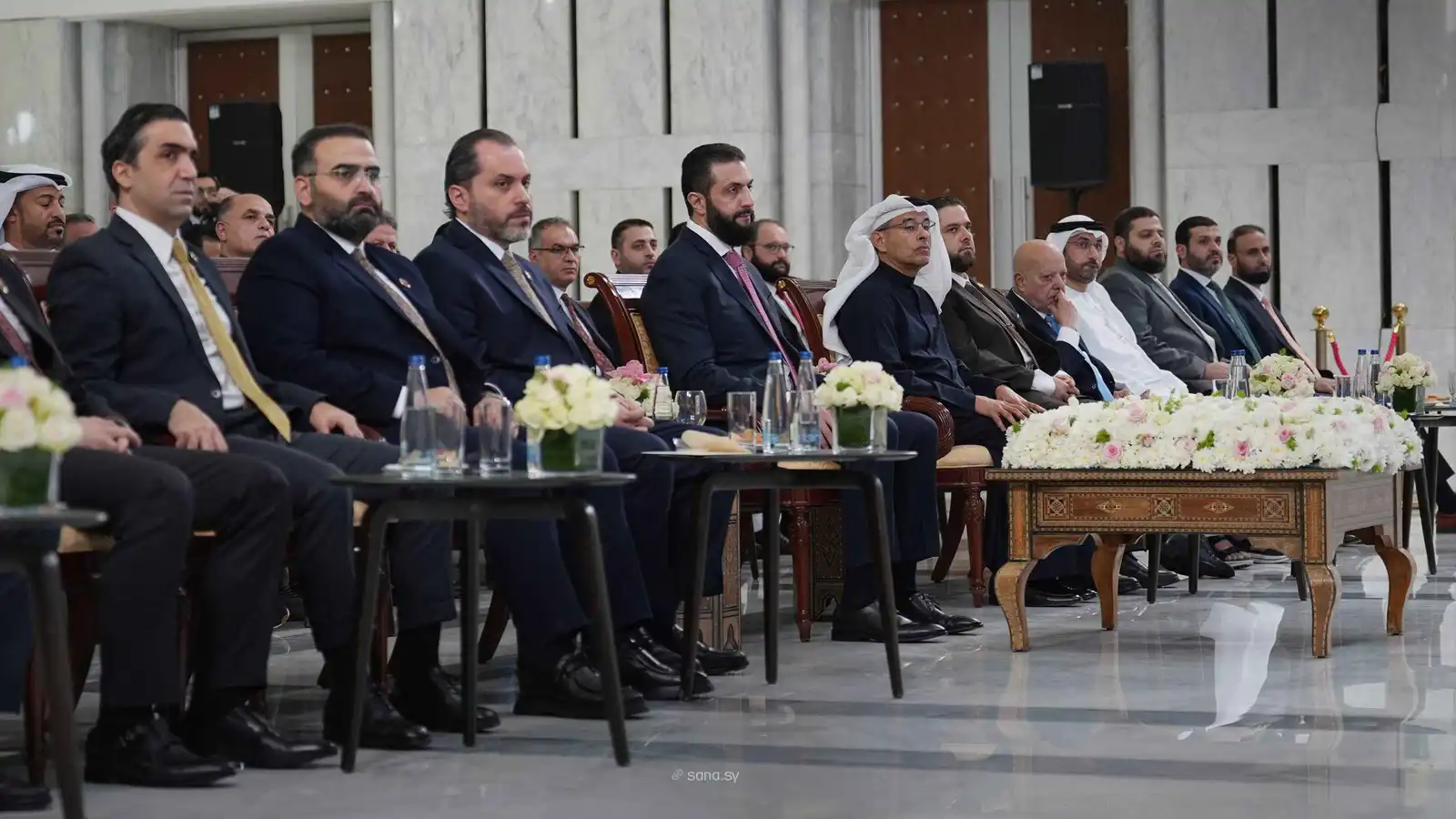 الرئيس السوري أحمد الشرع يحضر مراسم توقيع اتفاق إطاري لتطوير مشروعات عمرانية وسياحية، في قصر الشعب بدمشق، يوم 5 أكتوبر 2026.