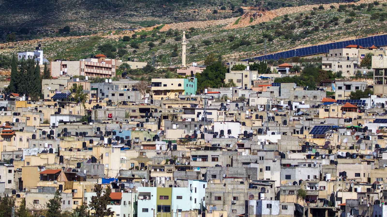 ترقية خدمات الهواتف للفلسطينيين بالضفة الغربية إلى الجيل الرابع 