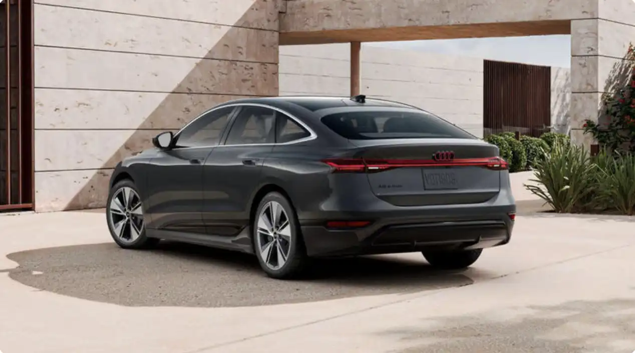 سيارة Audi A6 e-tron الكهربائية تقدم العقلانية الهادئة.