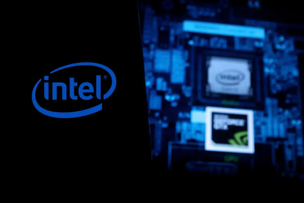 إنتل تكشف تفاصيل عن رقائقها الذكية في 2025