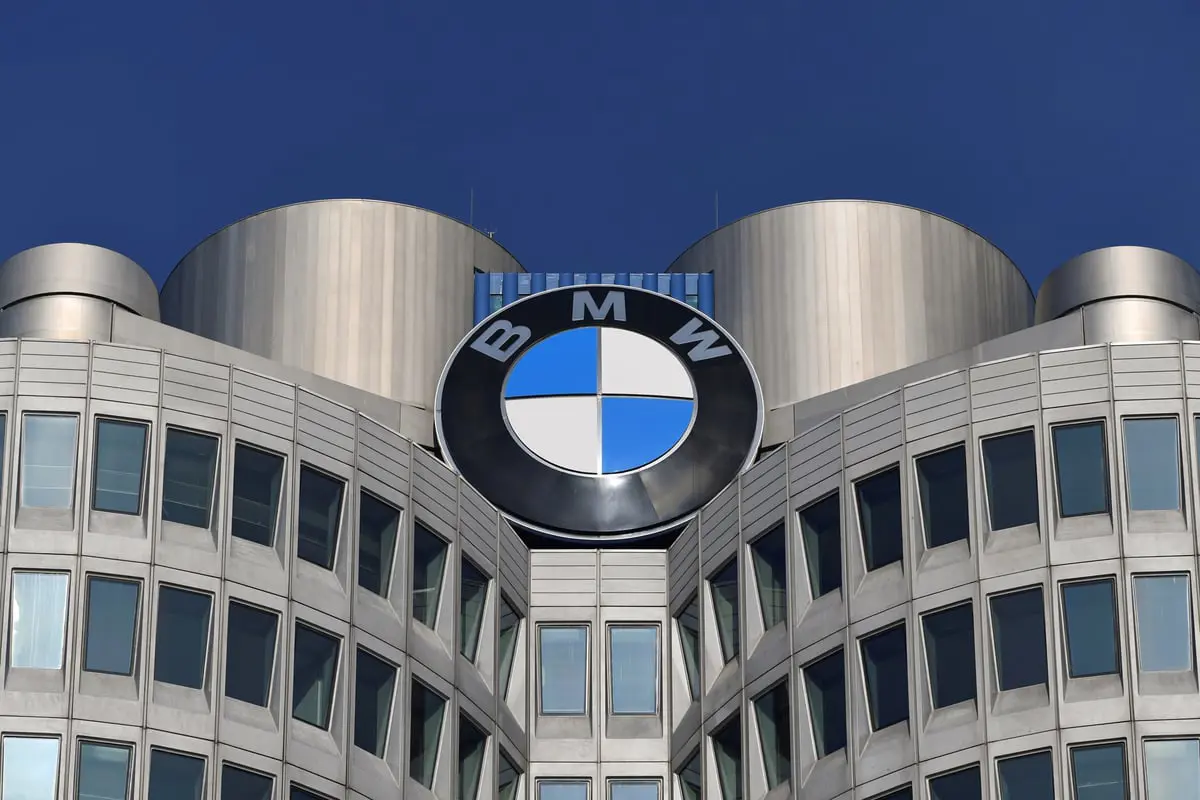 السيارات الكهربائية.. خطة BMW للسيطرة على سوق أكبر دولة سكانا