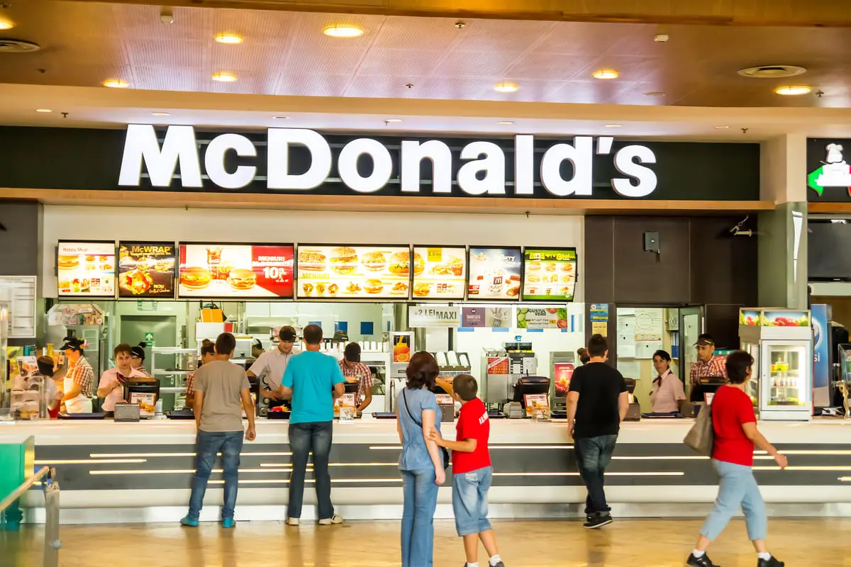 بسبب المقاطعة.. ماكدونالدز تشتري امتيازها في إسرائيل من ألونيال