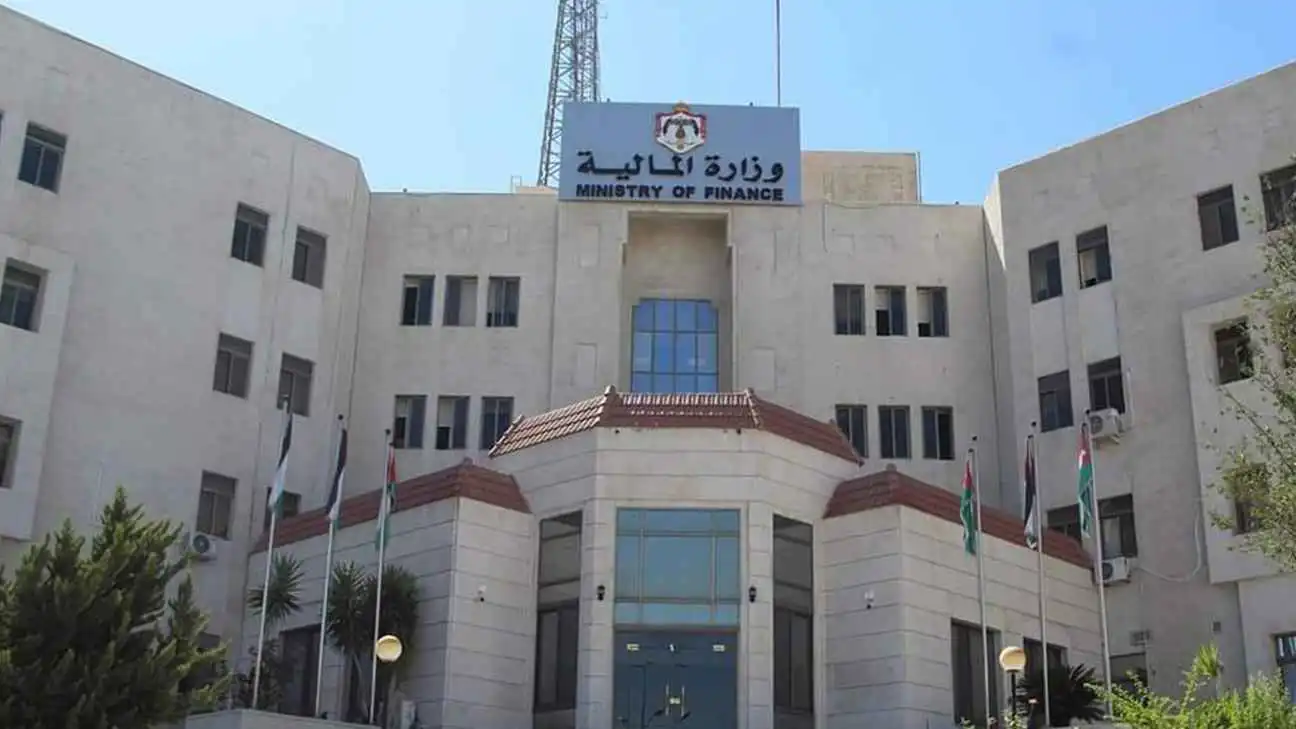 توقعات بتراجع الدين العام الأردني دون 83% من الناتج المحلي الإجمالي