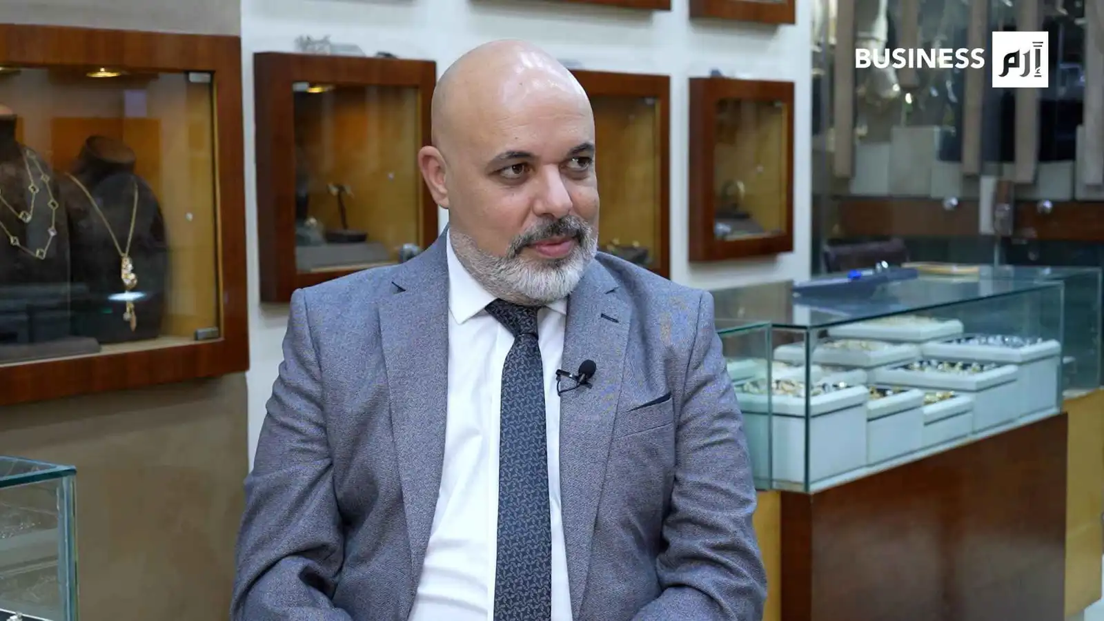 رئيس شعبة الذهب والمعادن الثمينة باتحاد الصناعات المصرية، إيهاب واصف، يتحدث في مقابلة مع «إرم بزنس».