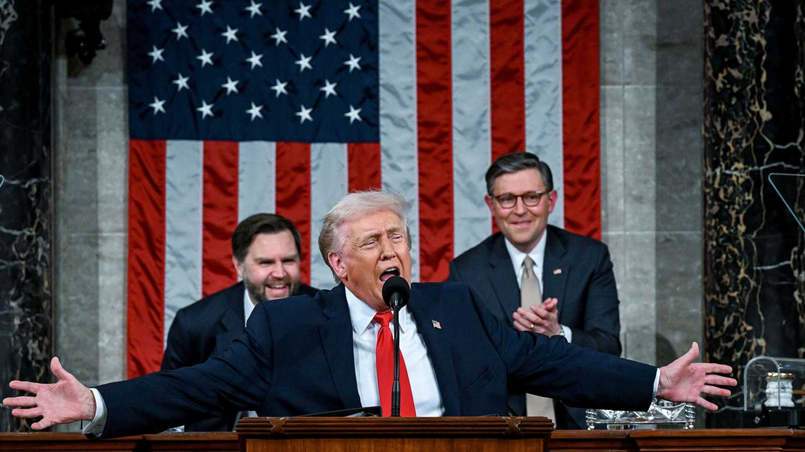 ترامب: أسعار البنزين قد تظل مرتفعة حتى انتخابات الكونغرس 