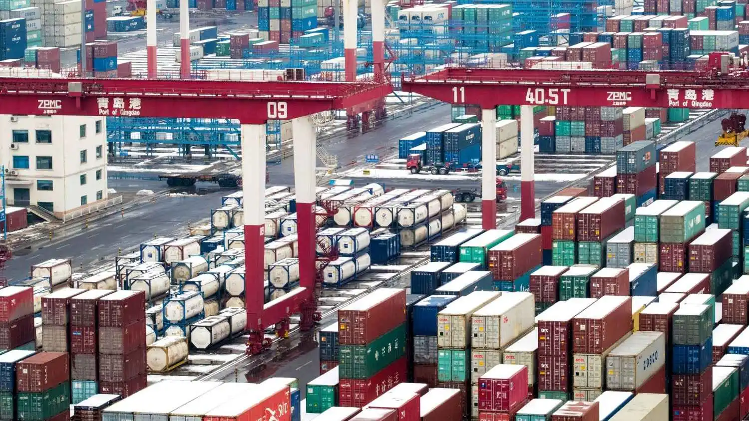 «البنك الدولي» يرجح تباطؤ النمو الصيني إلى 4.4% في 2026