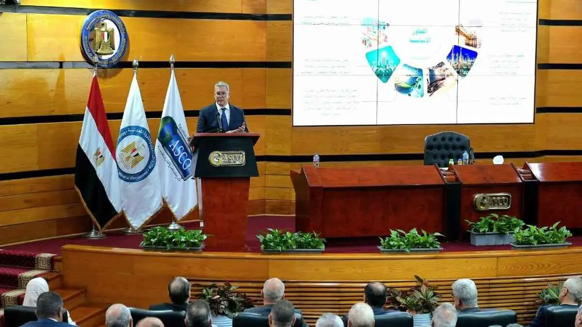 مصر تخطط لزيادة الإنتاج المحلي من البترول والغاز لتأمين الطاقة
