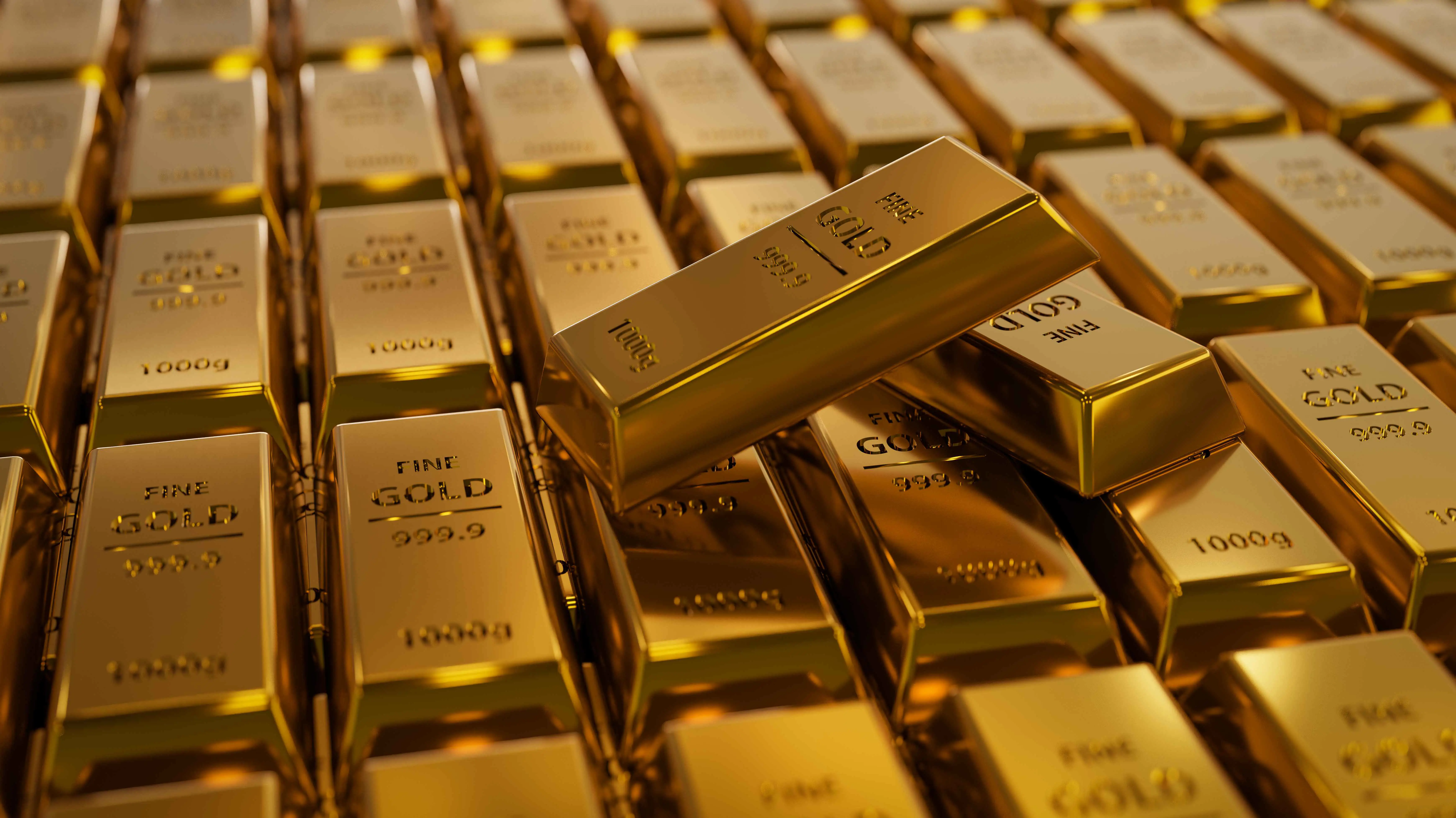 جني أرباح عنيف يكبد الذهب 2.5% والفضة 5%
