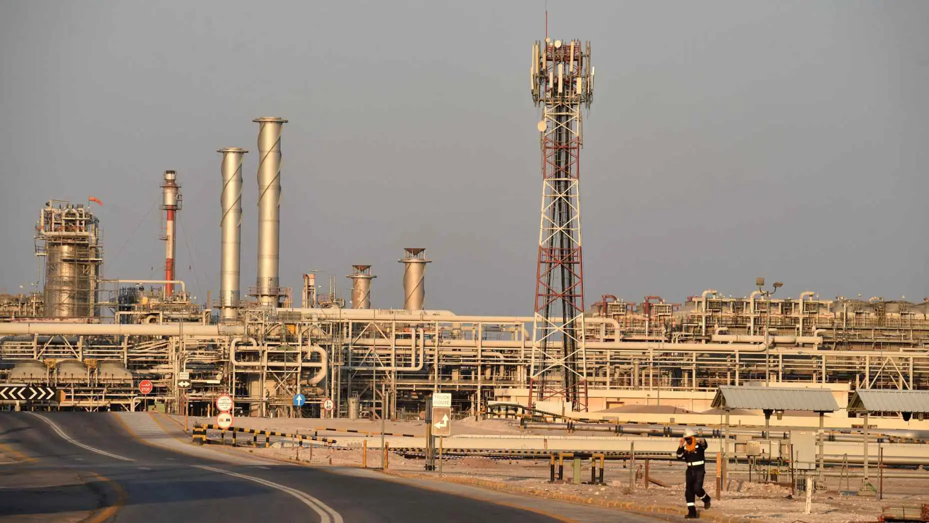 "أرامكو" السعودية تعتزم إصدار سندات دولية متوسطة الأجل بالدولار