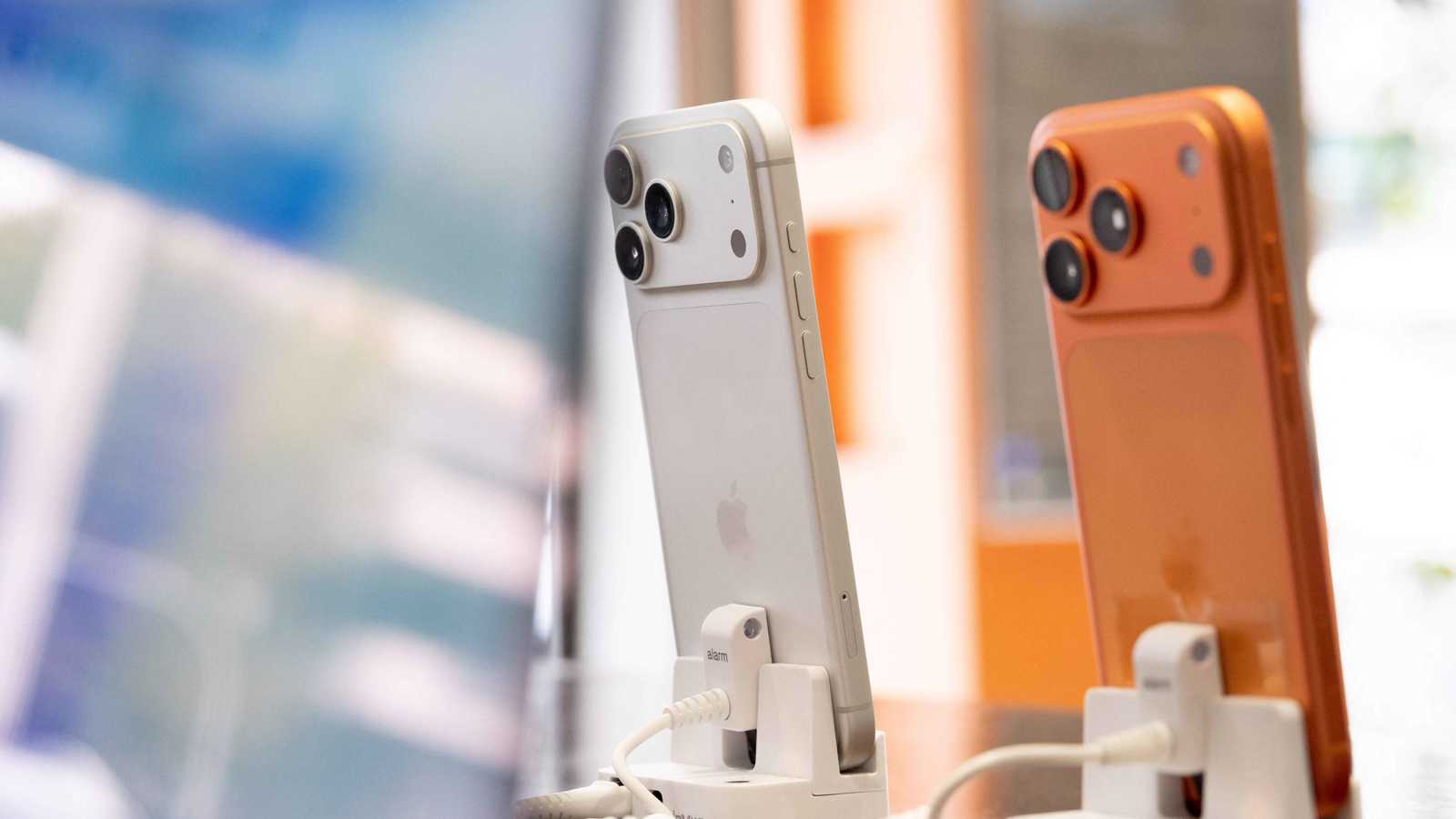 أداء قوي لسلسلة آيفون 17 يدفع «أبل» لتصدر المبيعات العالمية 