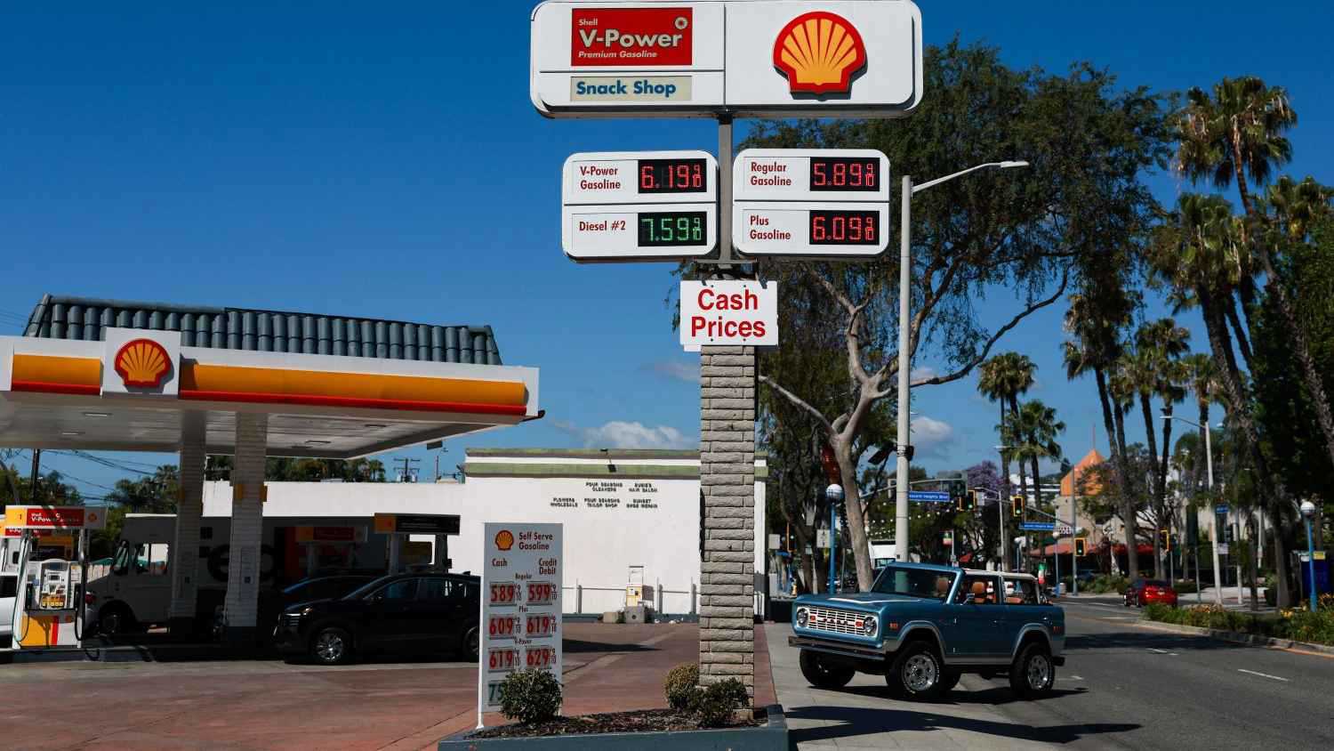 وزير: أسعار البنزين بأميركا قد تظل أعلى من 3 دولارات للغالون حتى 2027 