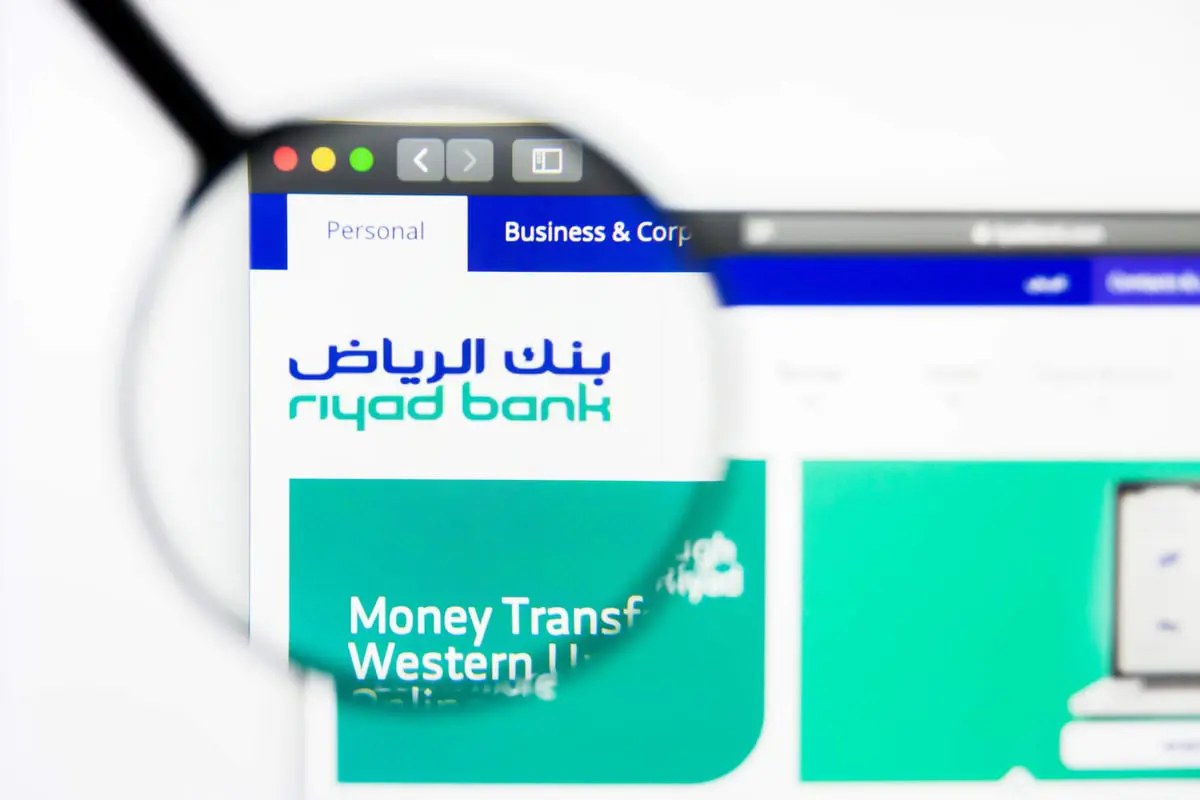 بنك الرياض: ندرس طرح جزء من أسهم الرياض المالية