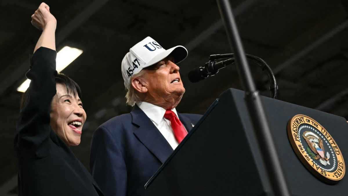 الين يستقوي على الدولار.. هل تواجه العملة الأميركية تهديداً جديداً؟ 