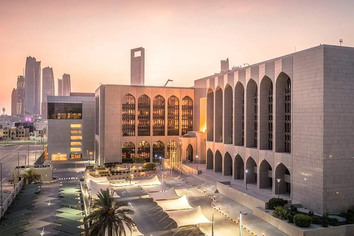 3 تريليونات دولار التحويلات المالية عبر بنوك الإمارات