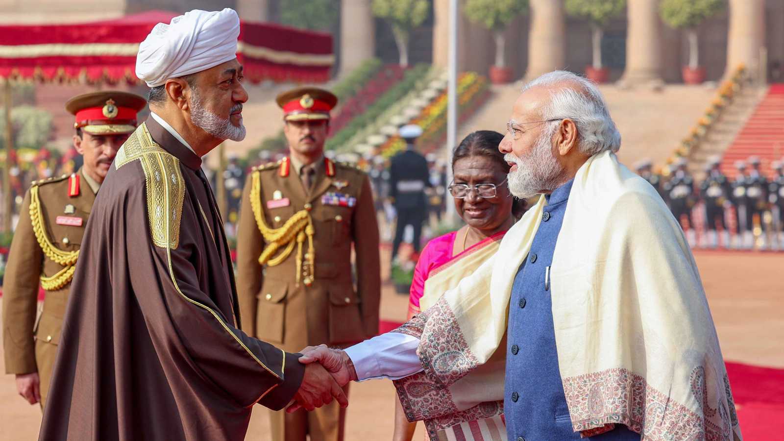 من التجارة إلى الموانئ.. زيارة مودي توسّع خريطة التعاون مع عُمان 