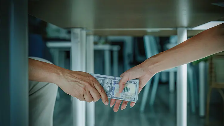 الأكبر منذ عقد.. تعرف على أقل الدول وأكثرها فسادا بأوروبا