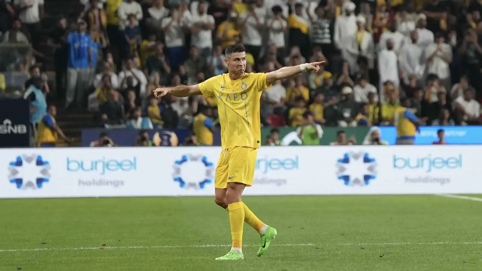 بـ1.4 مليار دولار.. رونالدو أول لاعب كرة قدم ينضم لنادي المليارديرات
