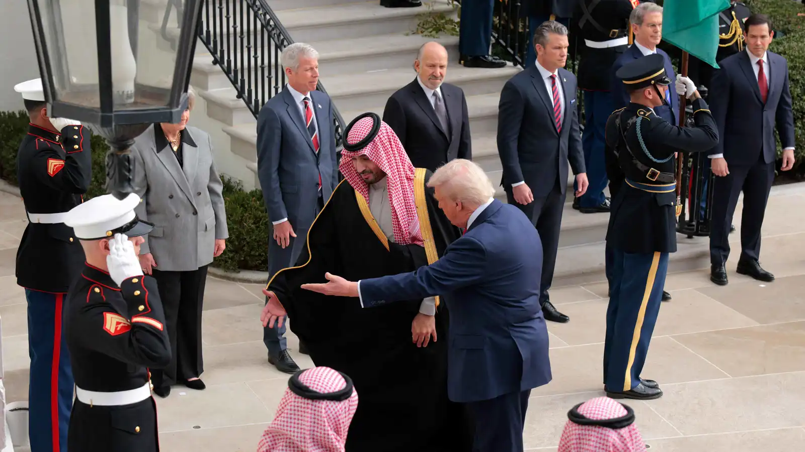 ولي العهد السعودي يتعهد بزيادة الاستثمارات في أميركا إلى تريليون دولار | إرم بزنس