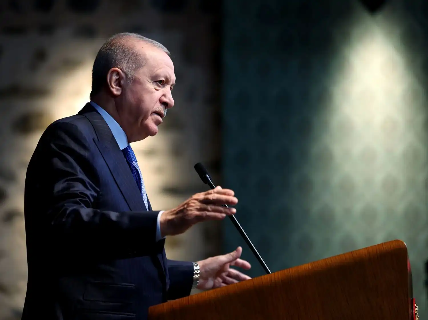 الرئيس التركي رجب طيب أردوغان يتحدث في فعالية استثمارية في إسطنبول في 24 أبريل 2026