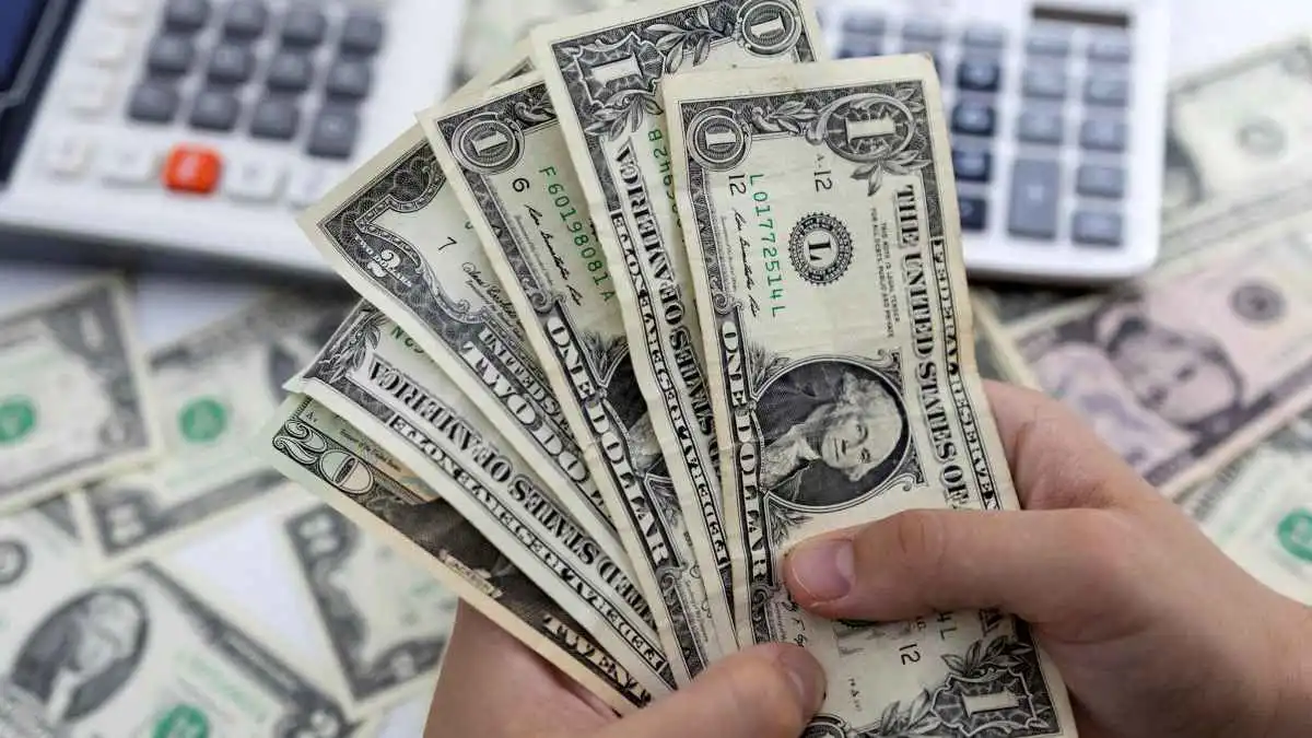 محلل مالي: حرب إيران كلفت الأميركيين 2000 دولار لكل أسرة