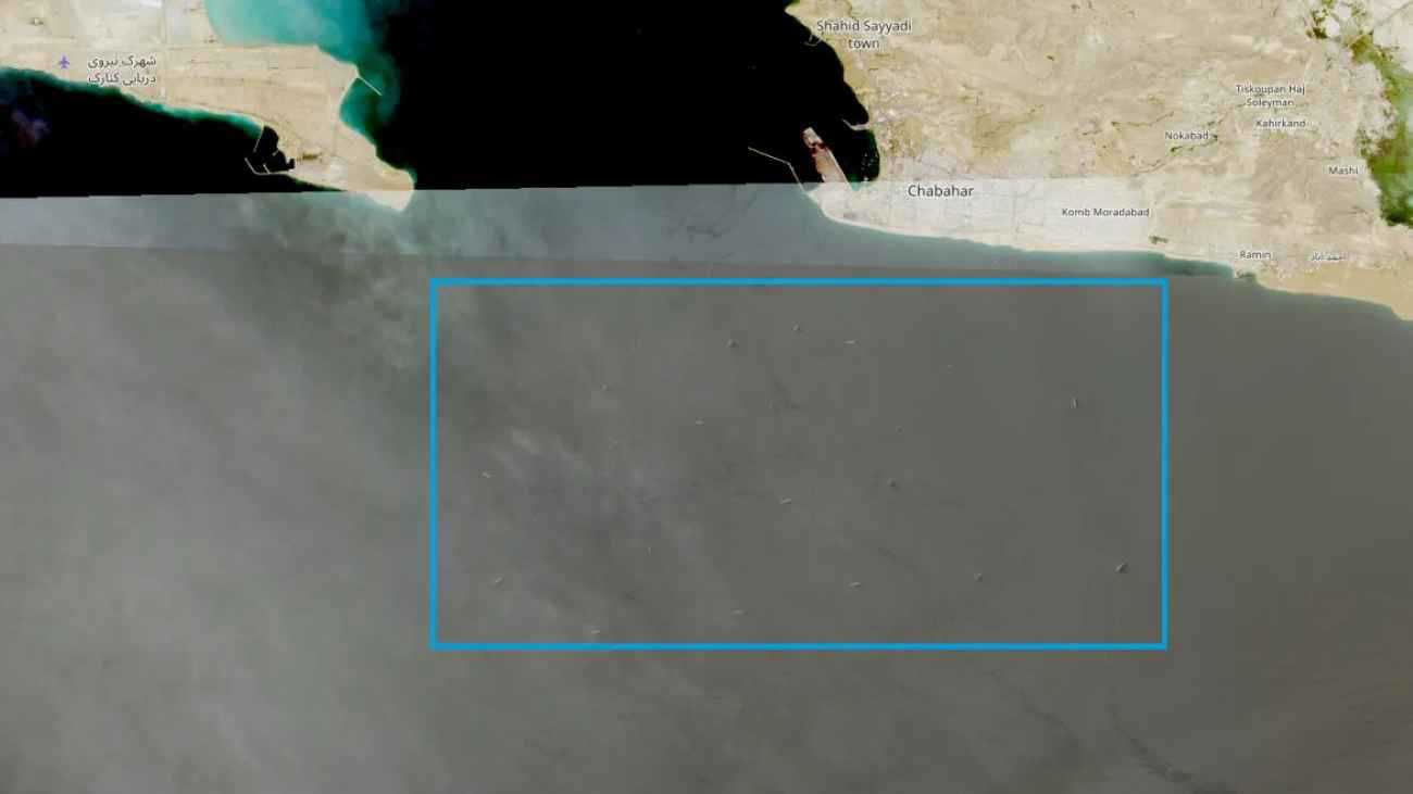 إيران تستمر في تحميل النفط على السفن قرب خط الحصار الأميركي 