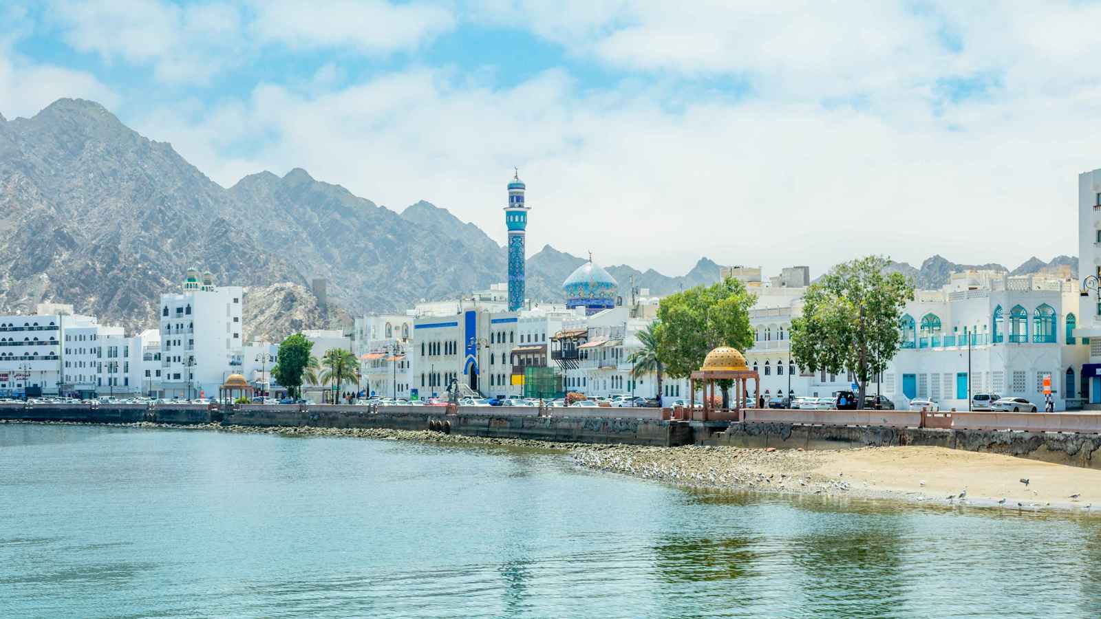 إيرادات الفنادق العُمانية تقفز 19.4% إلى 577 مليون دولار في 10 أشهر 