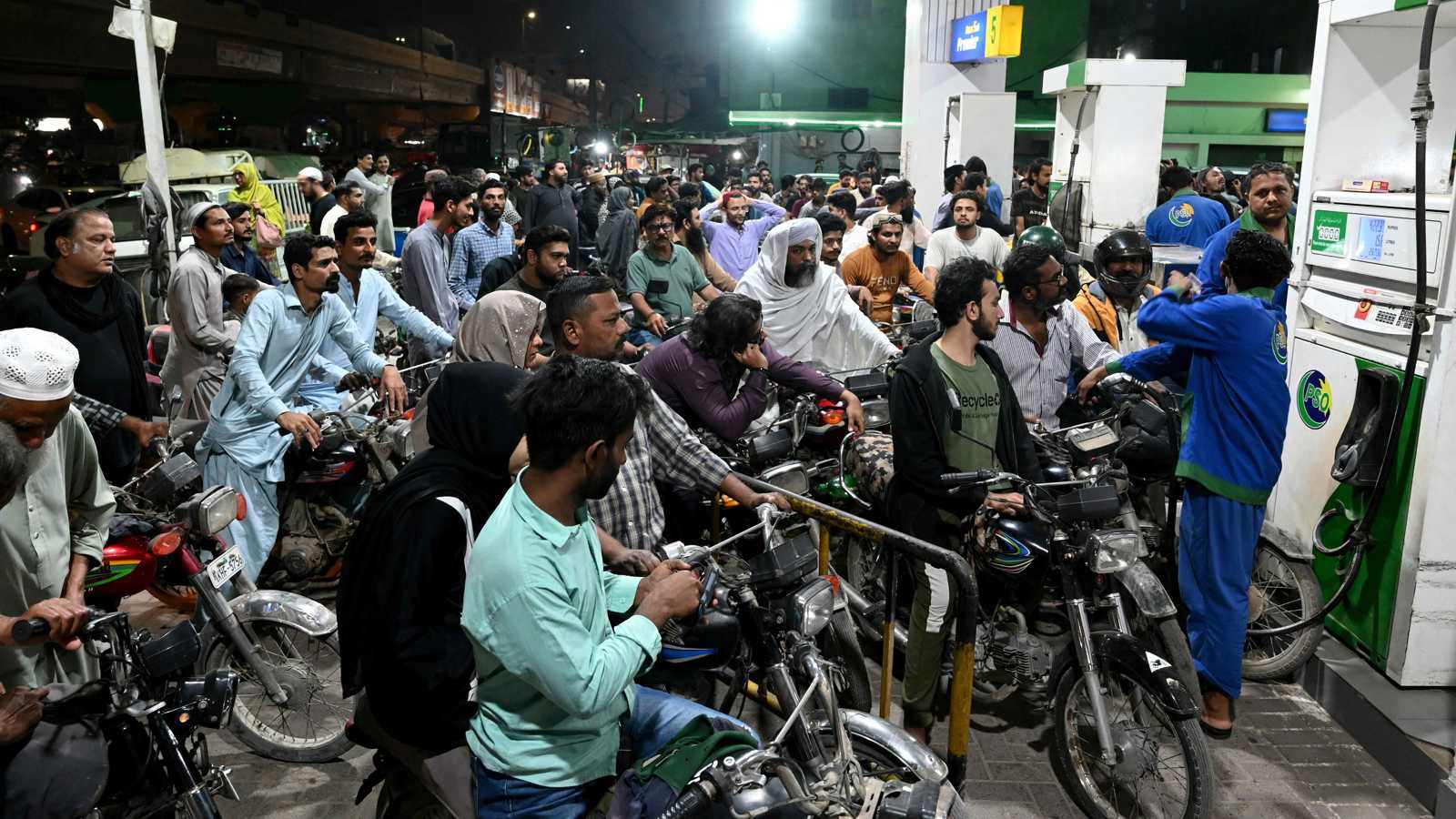 تسارع التضخم في باكستان خلال مارس مع ارتفاع أسعار الوقود 