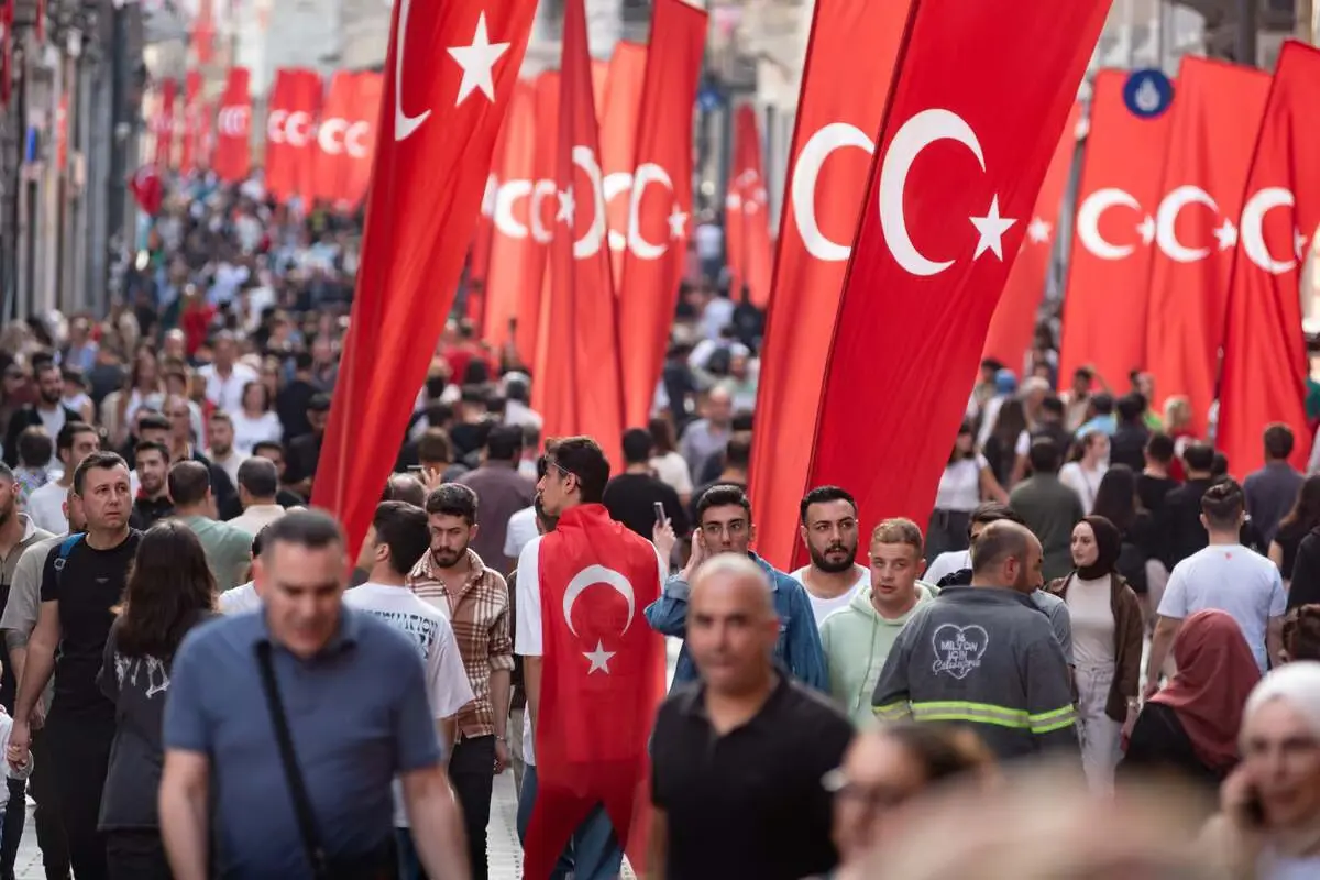 المركزي التركي يفاجئ الأسواق ويرفع الفائدة إلى 50%