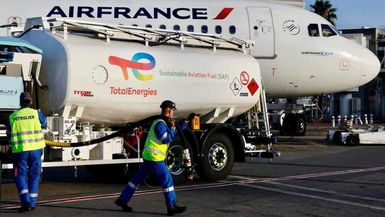 مضيق هرمز يسبب نقصاً في وقود الطائرات في مطارات أوروبا 