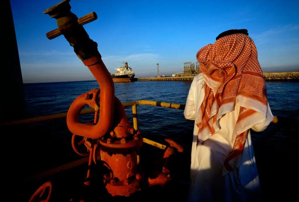 صادرات النفط السعودية تنخفض في أبريل من أعلى مستوياتها في 9 اشهر