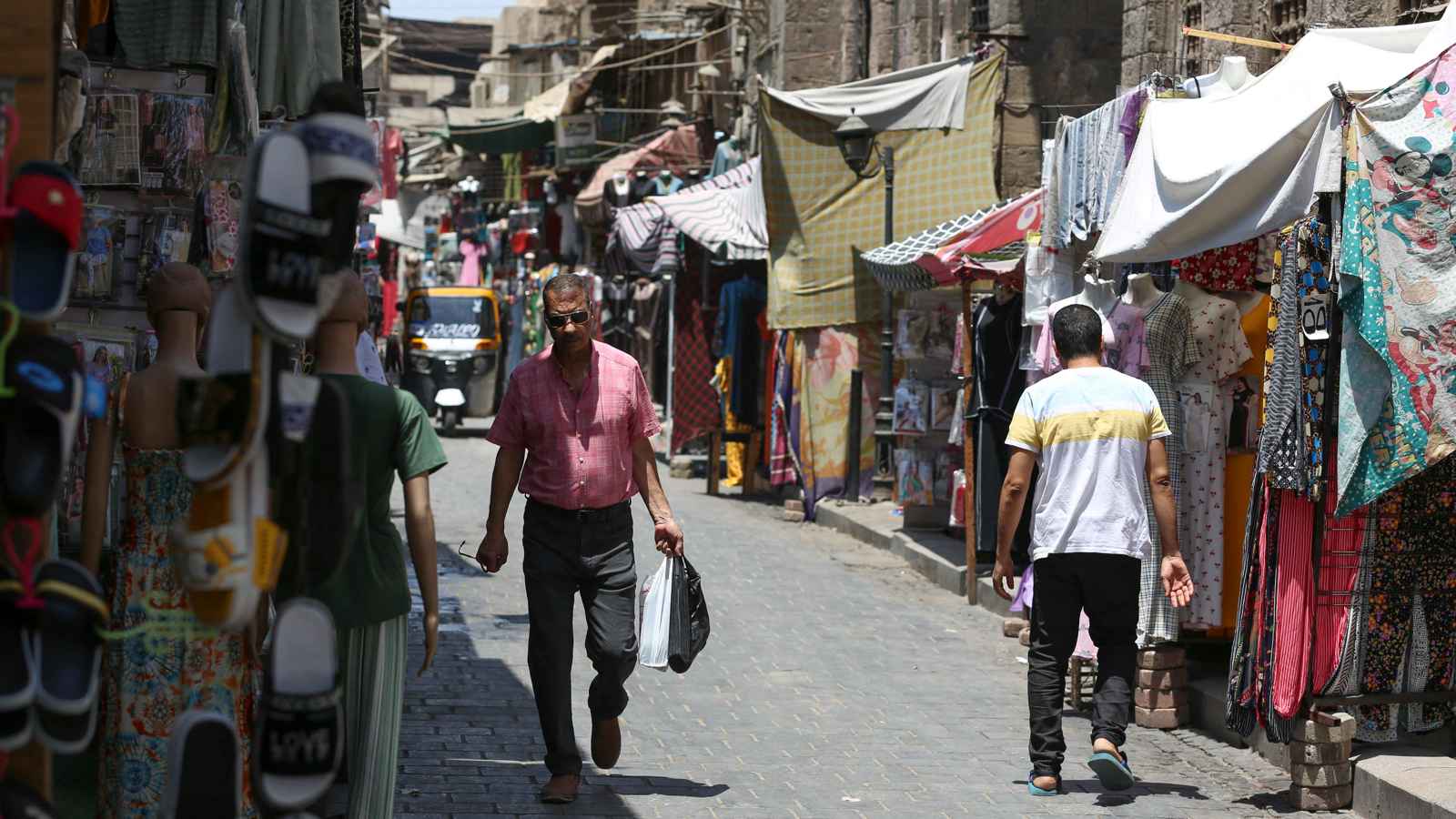 شعبة المستوردين: إلغاء مواعيد غلق المحال يعيد الحيوية للأسواق المصرية 