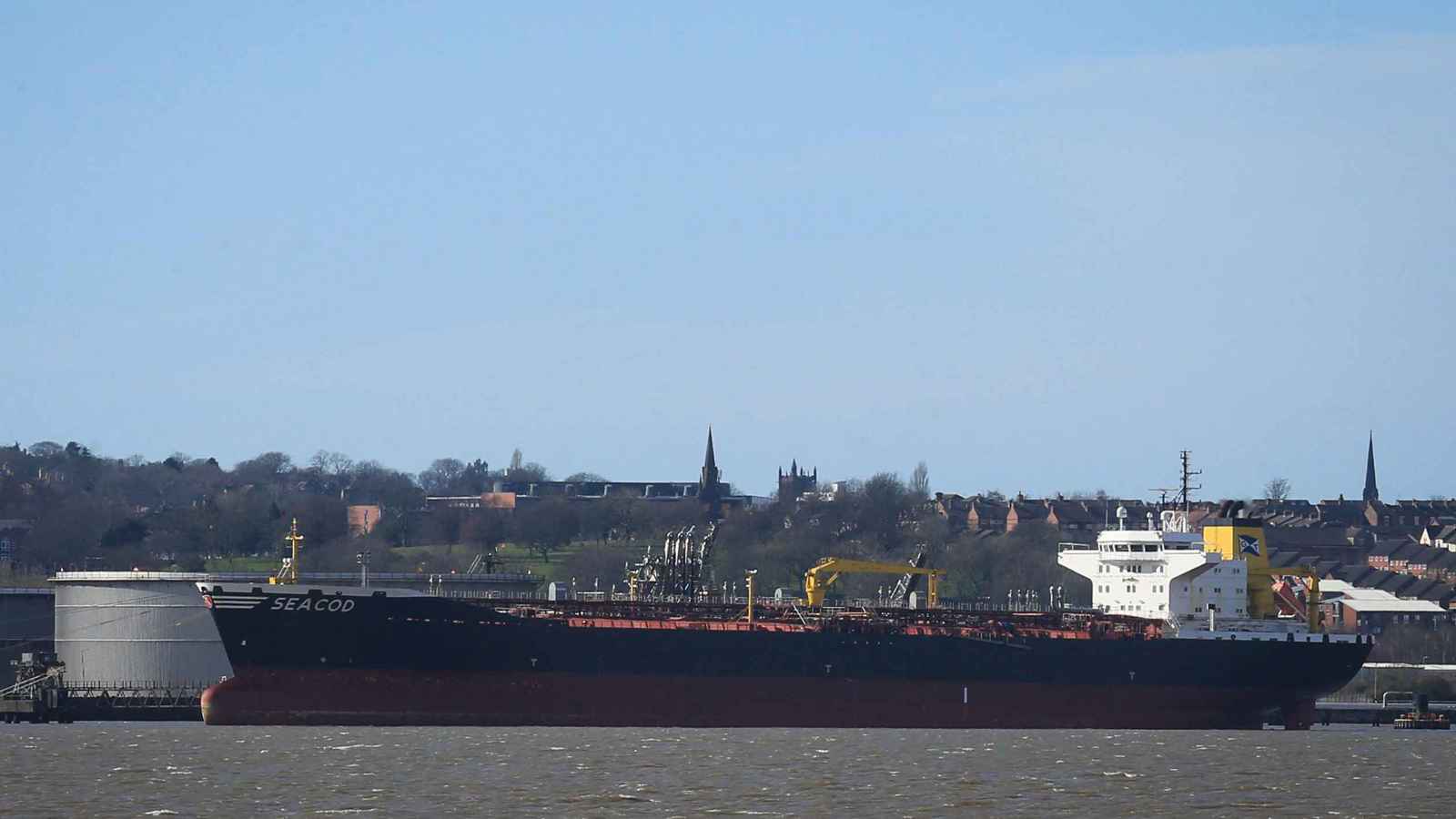 تكدُّس المزيد من النفط الروسي في ناقلات انتظاراً لإتمام صفقات بيع 