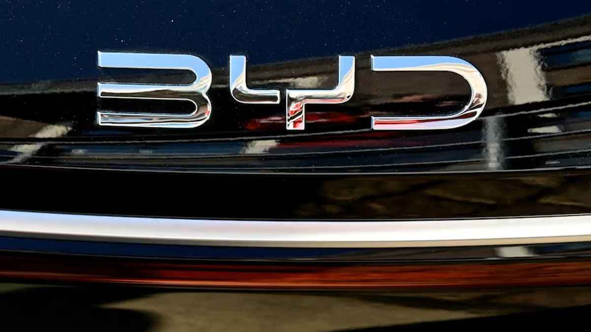 السيارات الكهربائية تورط بريطانيا.. إرضاء أوروبا أم إغضاب الصين؟ 