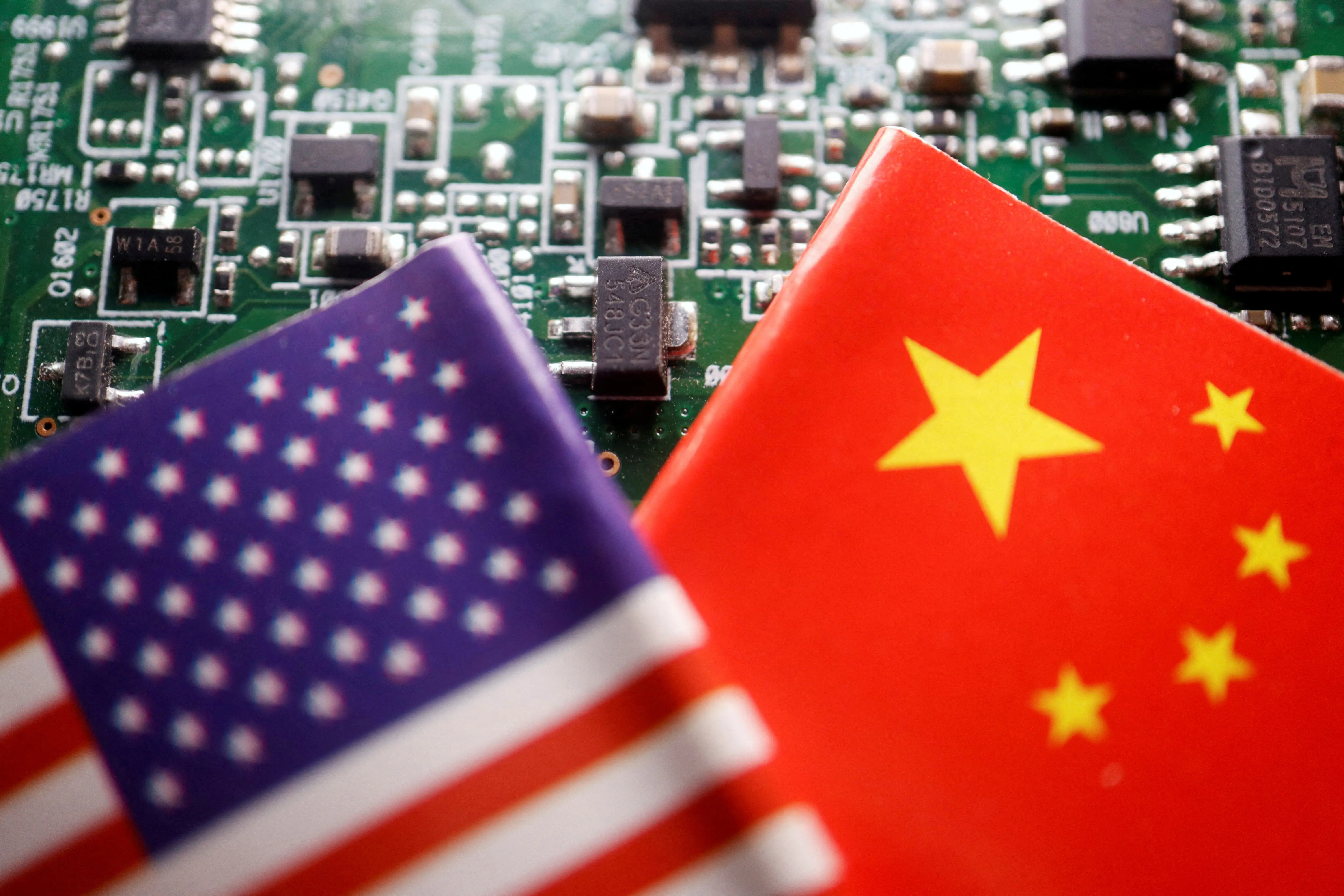 الصين تهيمن على سباق الذكاء الاصطناعي.. 6 أضعاف براءات اختراع الولايات المتحدة