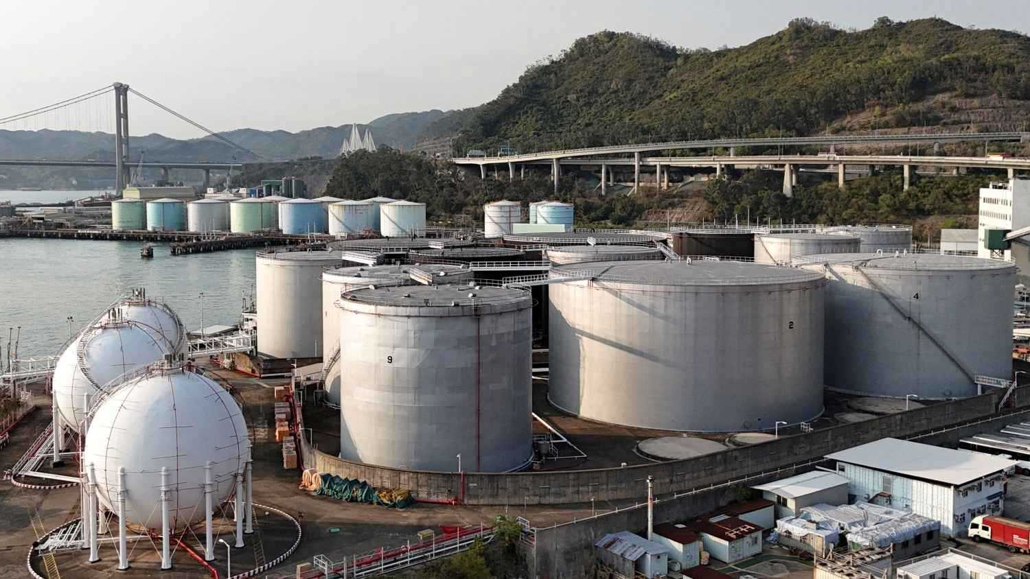 تدهور هوامش شركات التكرير الصينية يقلص مشتريات بكين من النفط الإيراني 