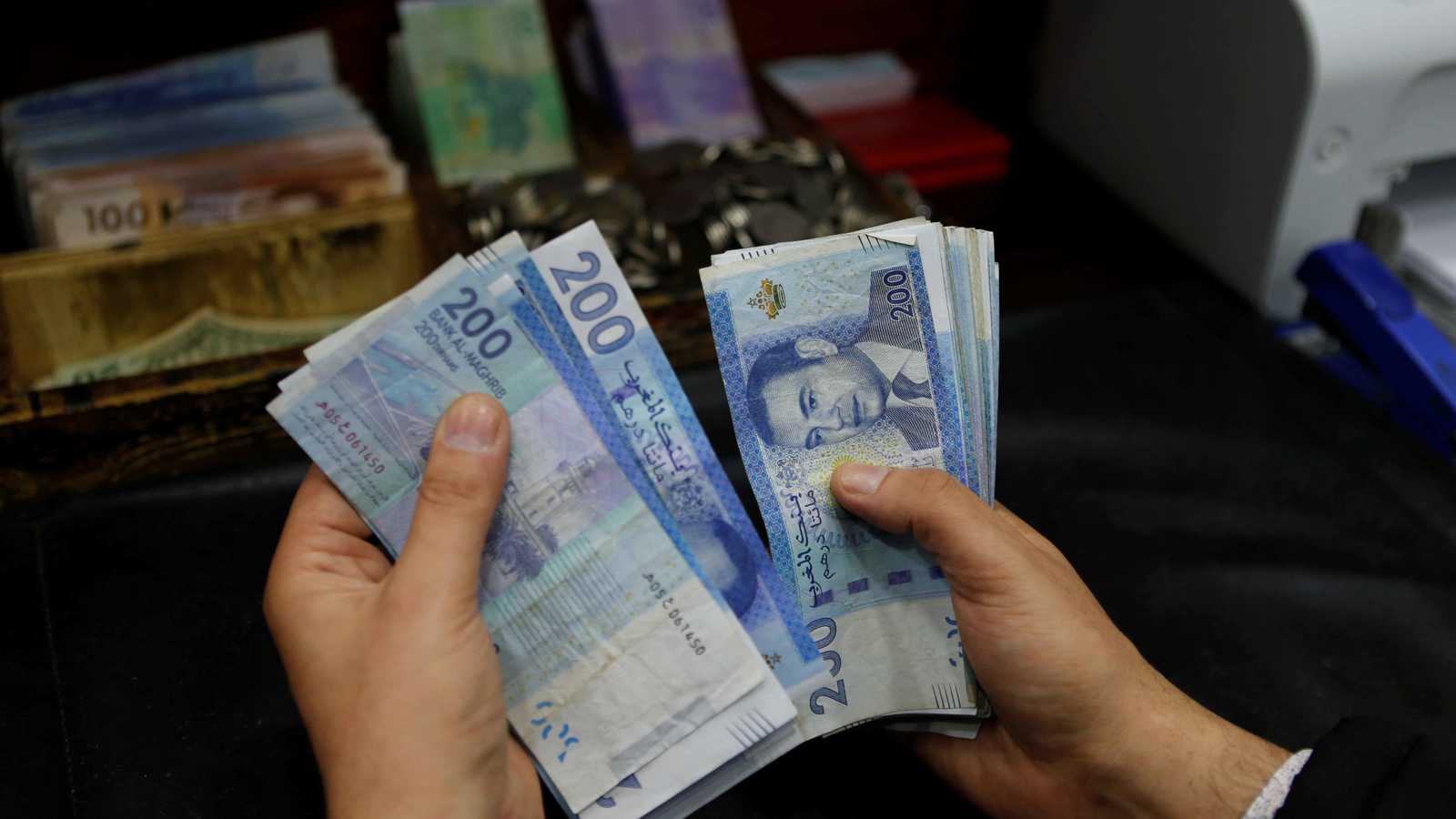 الدرهم المغربي 2025.. من الهبوط المبكر إلى صعود أربك التوقعات 