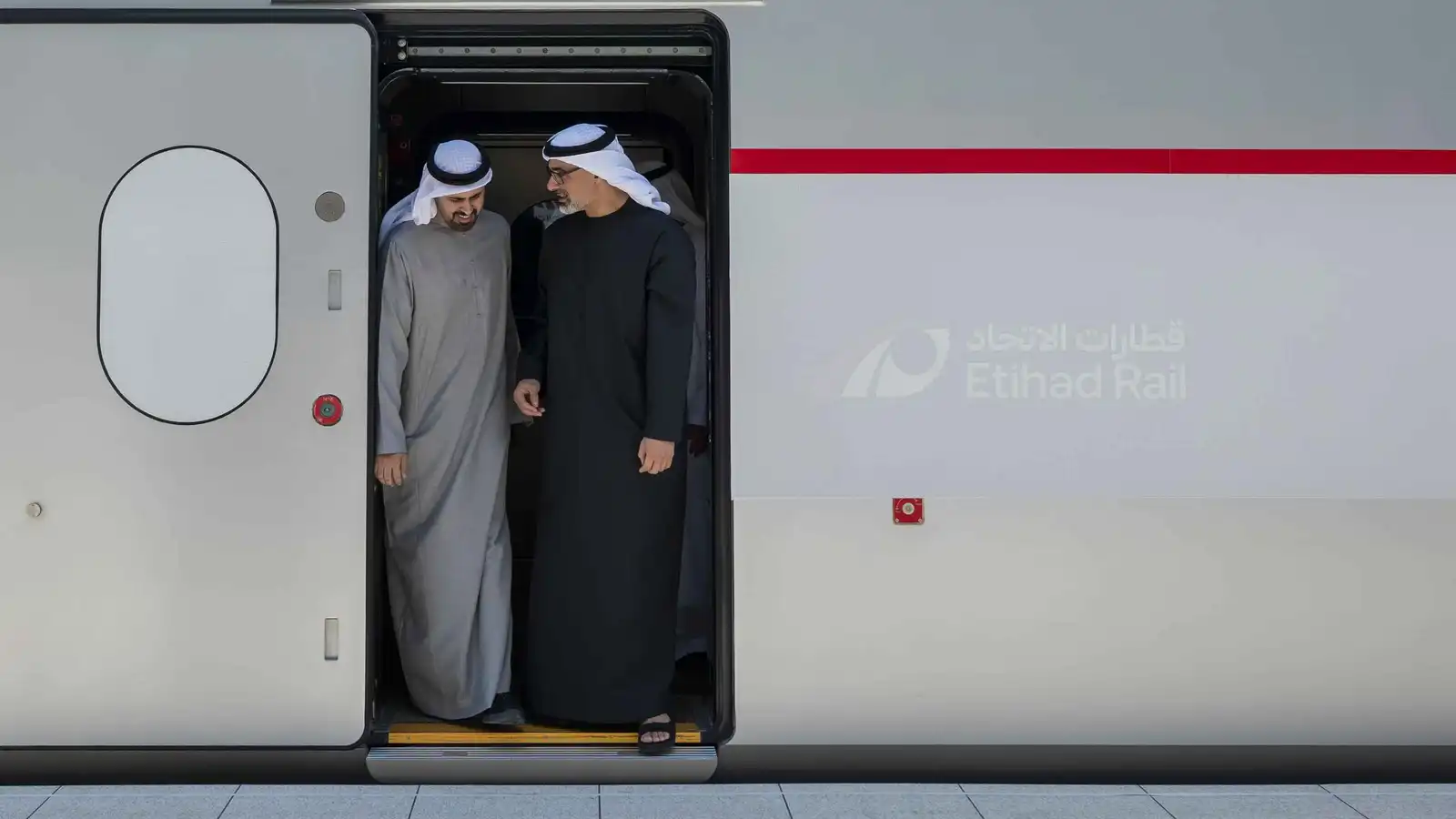 الإمارات تطلق أول قطار ركاب نهاية الشهر بين أبوظبي والفجيرة