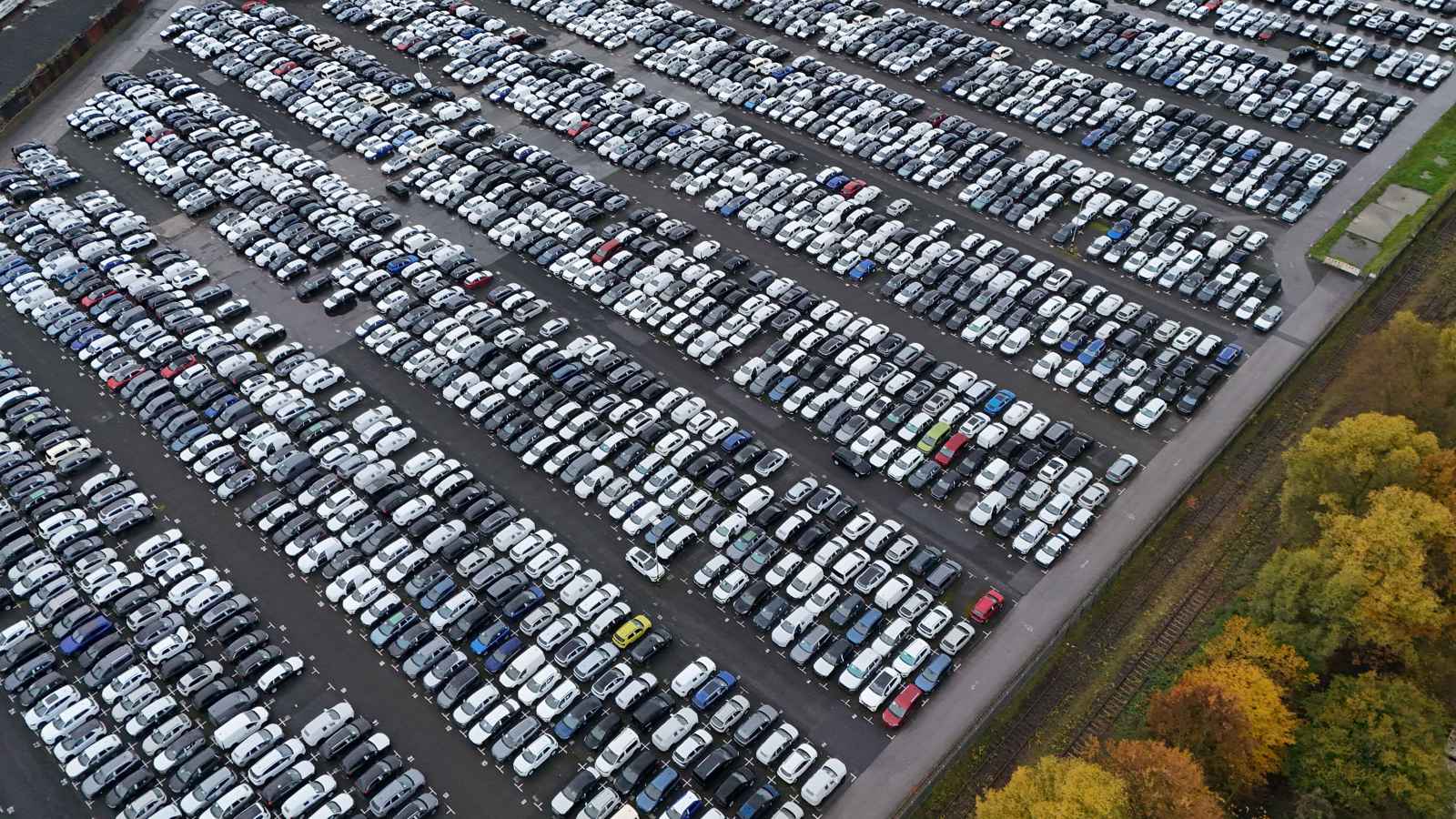 صادرات السيارات الألمانية إلى أميركا تتراجع 14% في 9 أشهر 