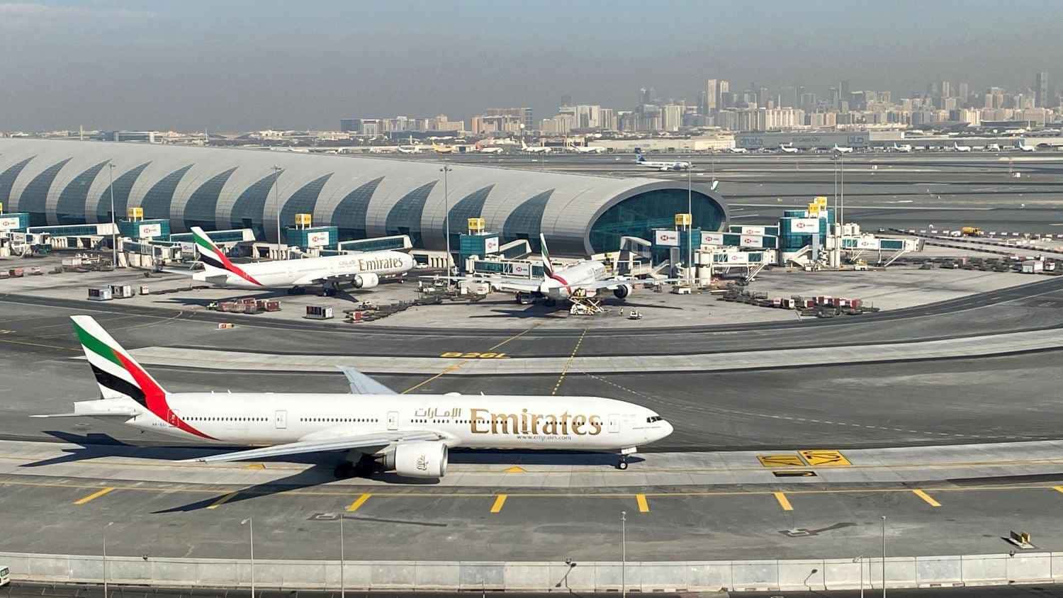 مطار دبي الأكثر اتصالاً إقليمياً والـ 10 عالمياً في الطيران الاقتصادي 