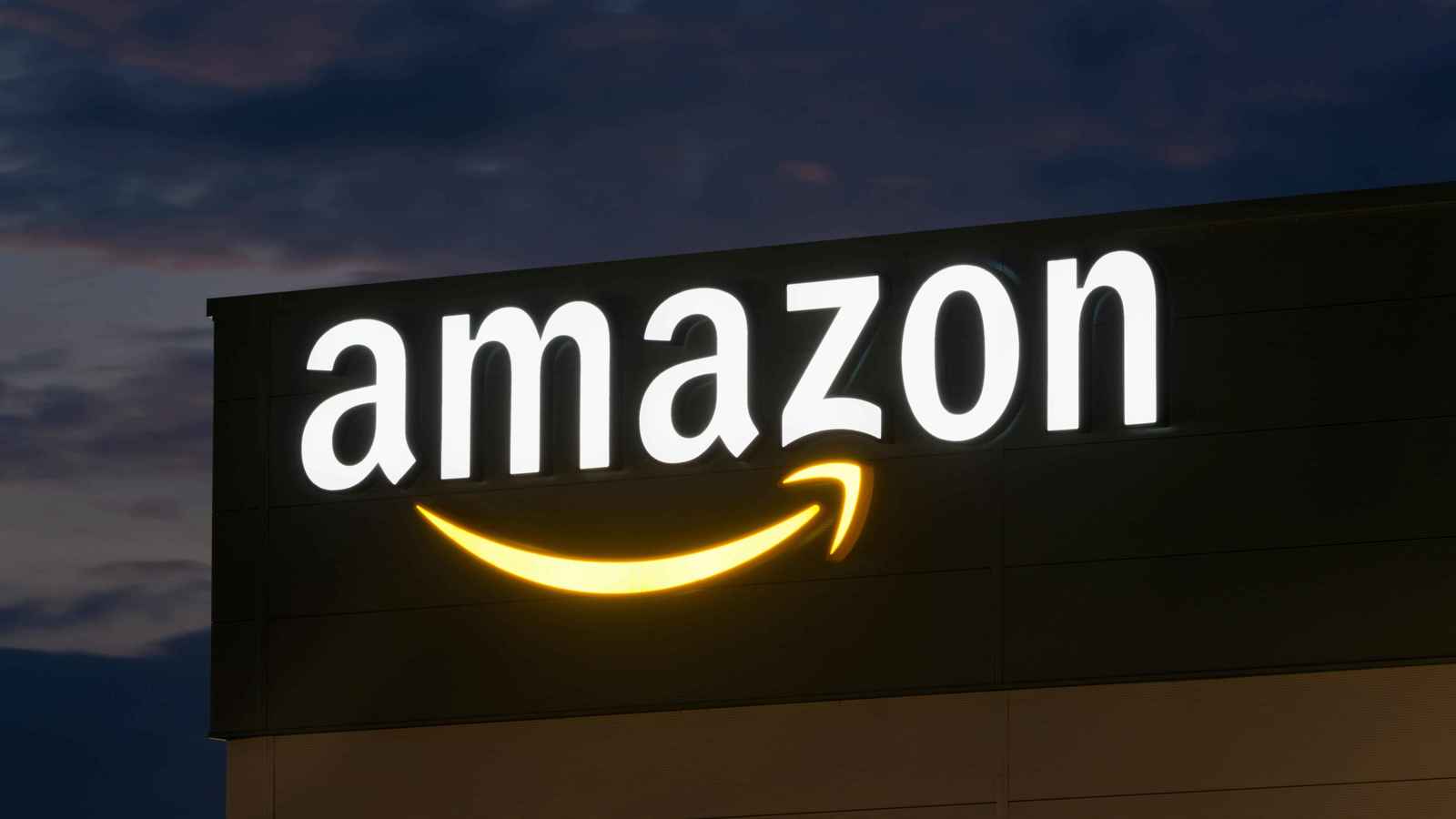 «أمازون» تتراجع عن توصيل الطلبات بطائرات مسيرة في إيطاليا 