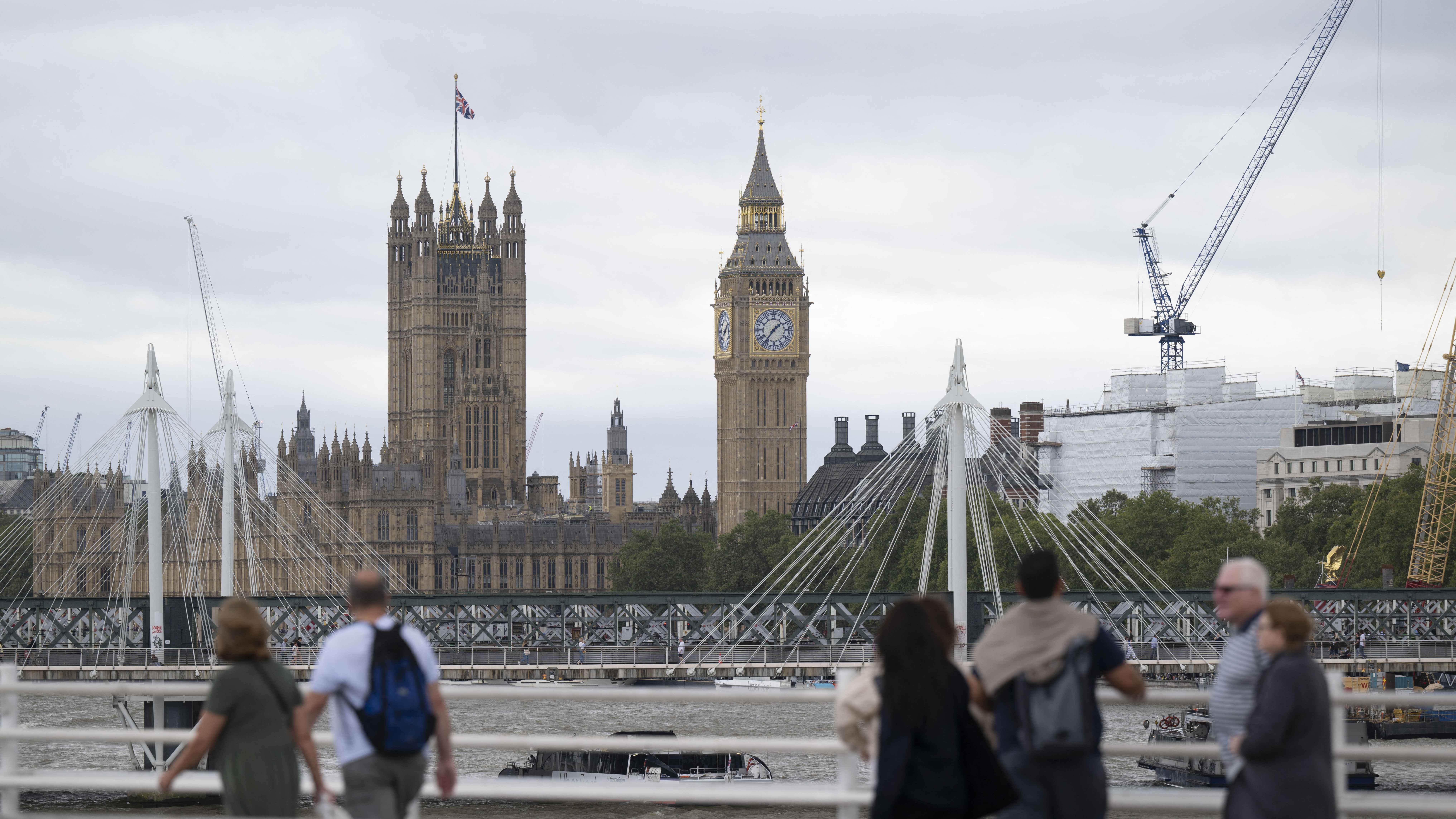 منظمة التعاون الاقتصادي تحث بريطانيا على إصلاح ضريبي شامل لتعزيز النمو 