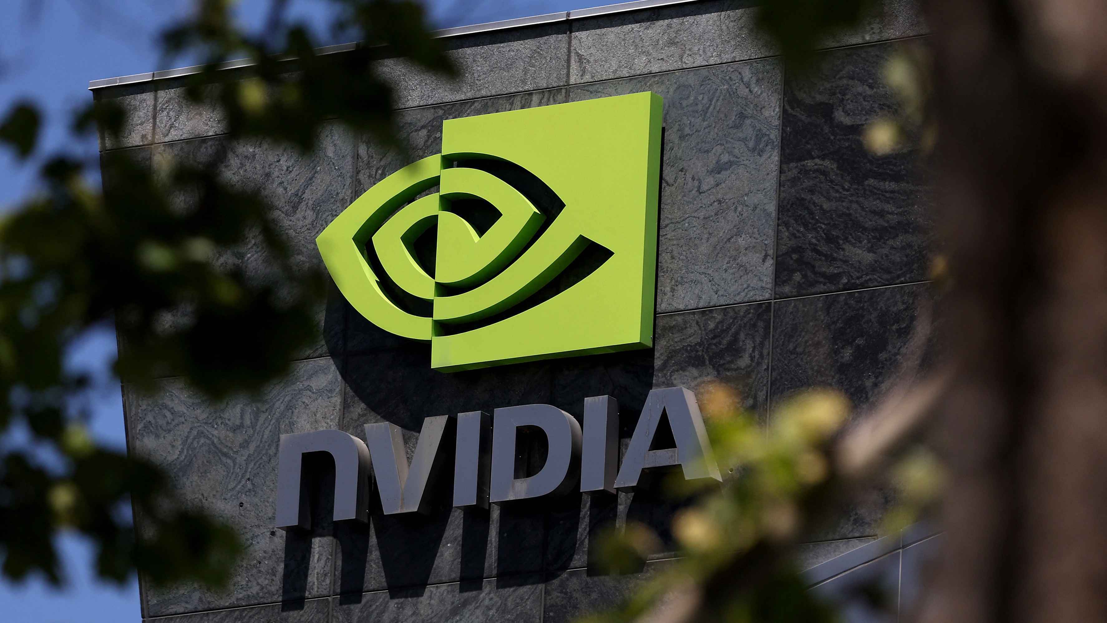 «إنفيديا» تعتزم بدء شحن رقائق «إتش200» إلى الصين منتصف فبراير المقبل 