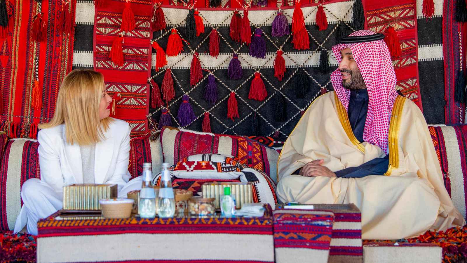 رئيسة وزراء إيطاليا في جولة خليجية لتأمين إمدادات الطاقة لبلادها 