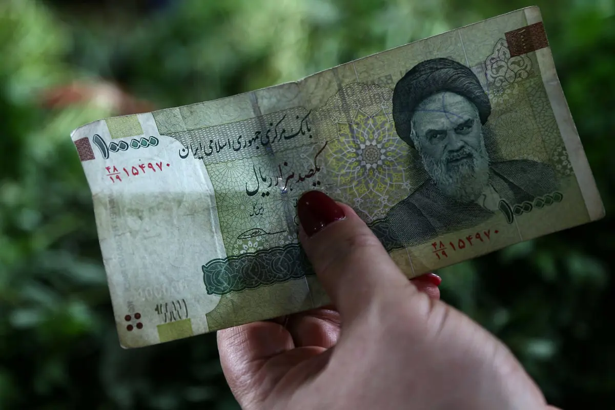الريال الإيراني بأدنى مستوى تاريخي على الإطلاق.. لماذا؟