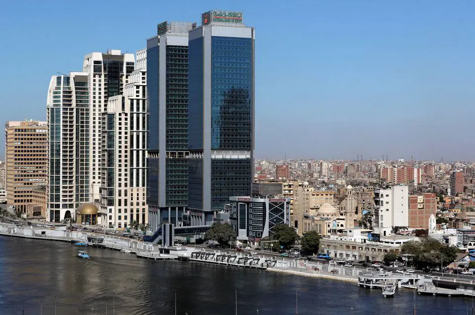 تفاقم الأزمة.. توقعات بتباطؤ نمو اقتصاد مصر مع تداعيات الحرب