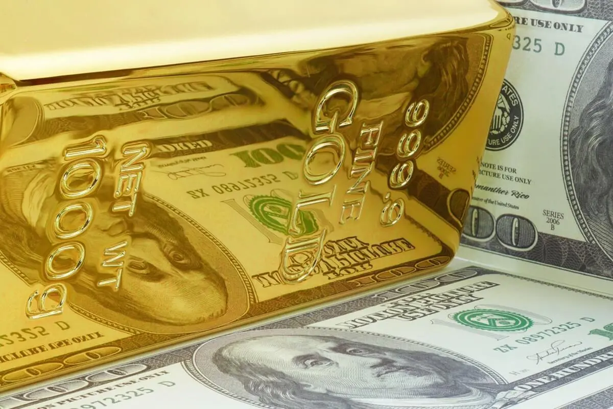الذهب ينخفض بعد بيانات أميركية قوية