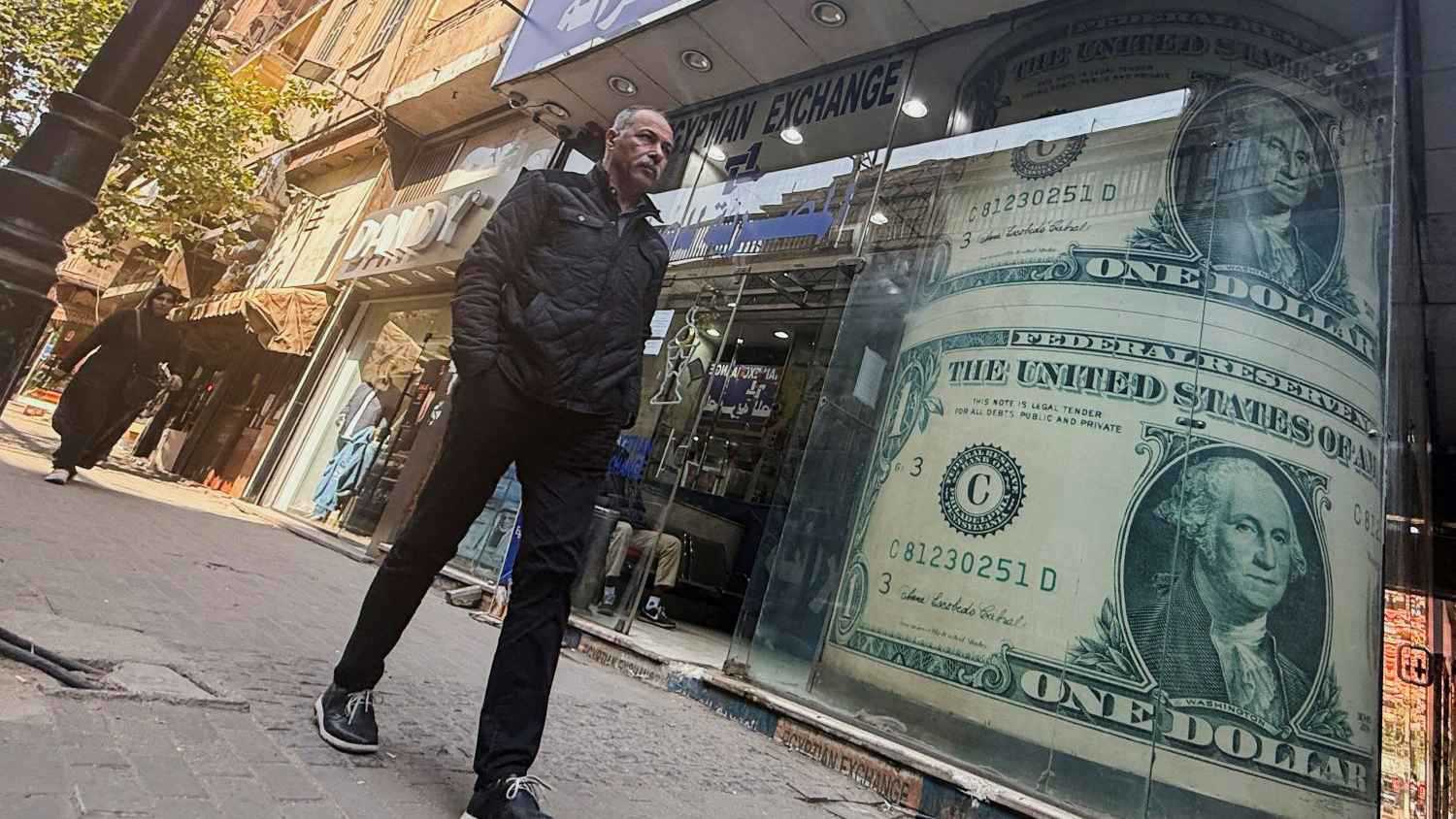 الدولار يعود لمساره الصاعد في البنوك المصرية متجاوزاً 54.5 جنيهاً. لمزيد من الأخبار والتحليلات الاقتصادية تابعوا 