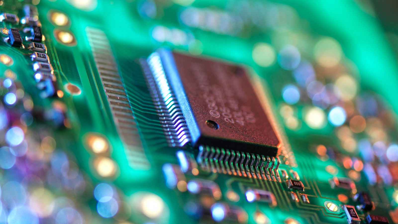 «مورغان ستانلي» يتوقع صعود أسهم «إيه إس إم إل» 70% 