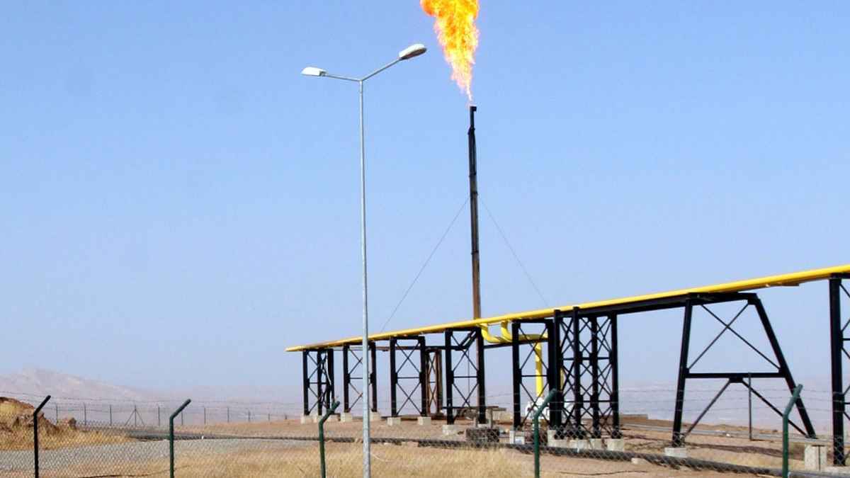 العراق يؤكد التزامه بقرارات أوبك لدعم استقرار أسواق النفط العالمية 